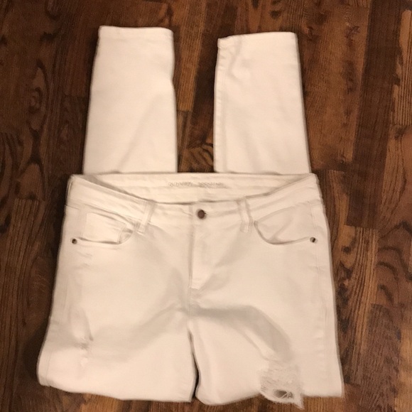 Old Navy Rockstar Mid-Rise Distressed Skinny Jeans - Picture 4 of 12